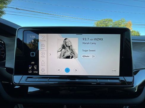 New 2026 Volkswagen Taos SE image 16