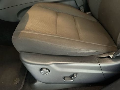 Used 2020 Jeep Grand Cherokee Laredo image 12