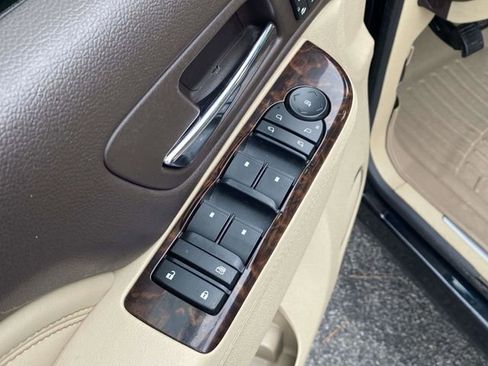 Used 2013 GMC Yukon XL Denali image 22