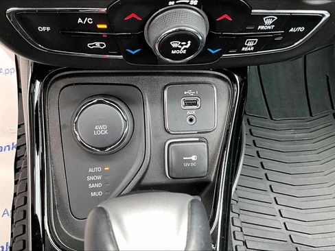 Used 2019 Jeep Compass Limited AWD/4WD image 30