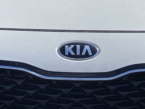 Used 2021 Kia Sportage LX image 11