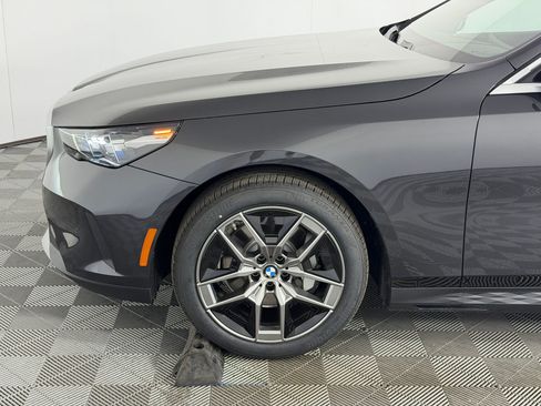 Used 2026 BMW 530i w/ Convenience Package RWD image 9