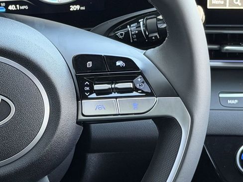 New 2025 Hyundai Elantra SEL image 14