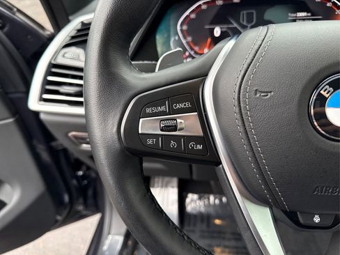 Used 2022 BMW X5 xDrive40i w/ Climate Comfort Package image 40