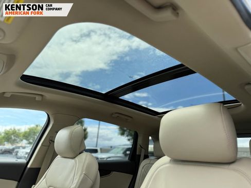 Used 2016 Lincoln MKX Reserve w/ Luxury Package FWD image 26