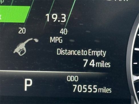 Used 2021 Toyota Highlander Limited image 15