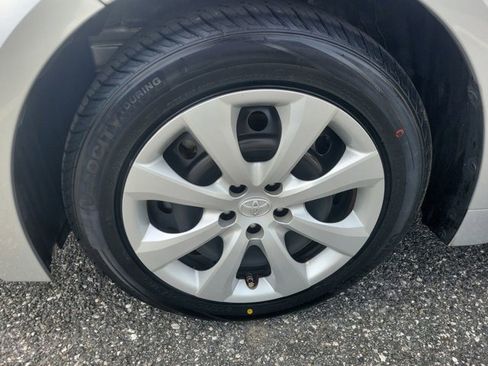 Used 2022 Toyota Corolla LE image 17