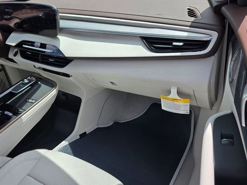 New 2026 Buick Enclave Avenir w/ Super Cruise Package FWD image 19