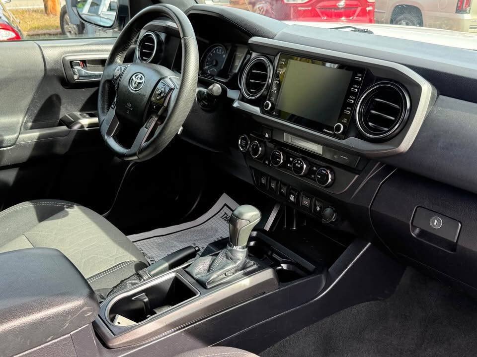 Used 2021 Toyota Tacoma TRD Off-Road w/ Technology Package AWD/4WD image 6