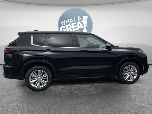 New 2026 Mitsubishi Outlander ES AWD/4WD image 2