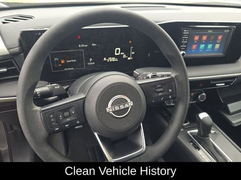 Used 2025 Nissan Kicks S image 4