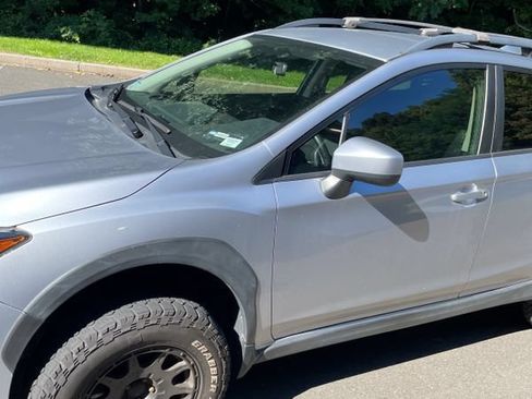Used 2019 Subaru Crosstrek 2.0i Premium AWD/4WD image 3