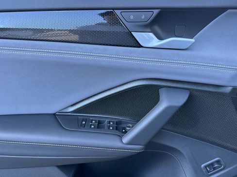 New 2026 Volkswagen Tiguan SE image 10