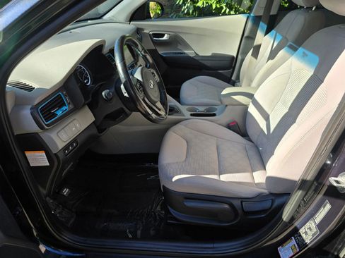 Used 2018 Kia Niro LX FWD image 20