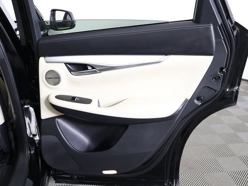 Used 2022 INFINITI QX50 Essential image 30