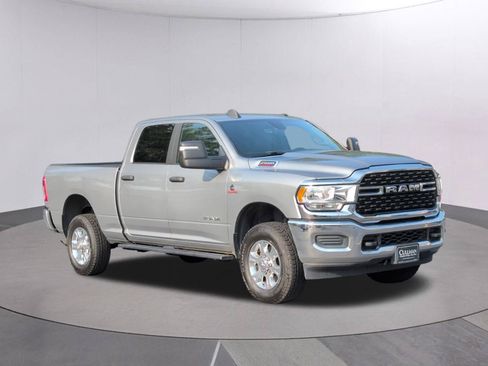 Used 2023 RAM 2500 Big Horn w/ Cold Weather Group AWD/4WD image 9