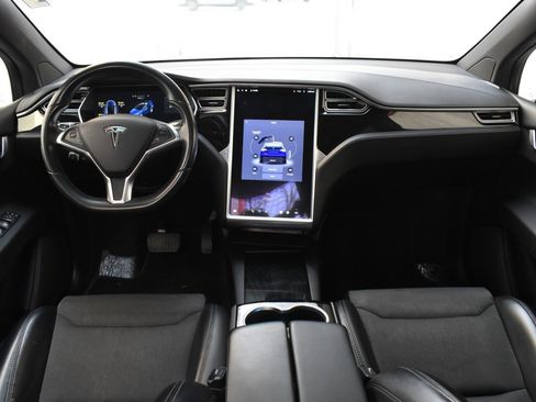 Used 2018 Tesla Model X 75D image 26