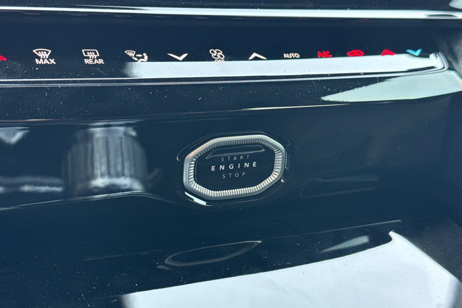 New 2026 Jeep Grand Cherokee Altitude AWD/4WD image 27
