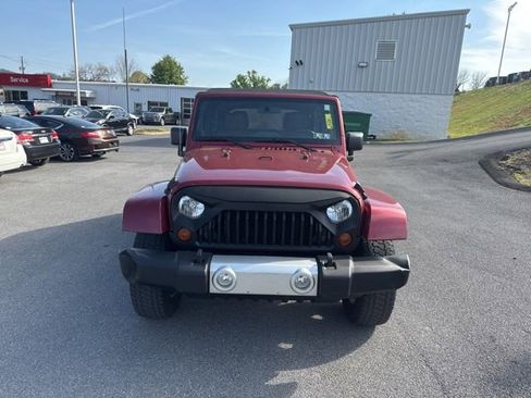 Used 2011 Jeep Wrangler Unlimited Sahara w/ Dual Top Group AWD/4WD image 3
