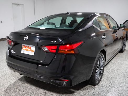 Used 2024 Nissan Altima 2.5 SV FWD image 7