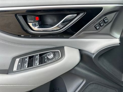 Used 2025 Subaru Legacy Limited image 12