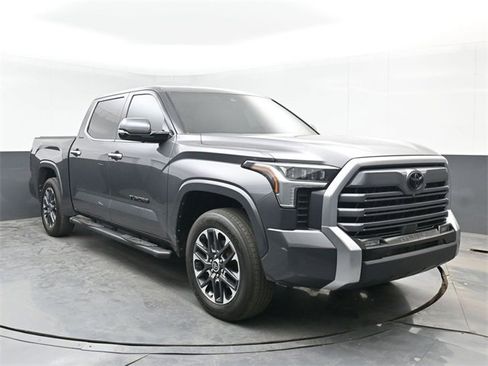 Used 2022 Toyota Tundra Limited image 2