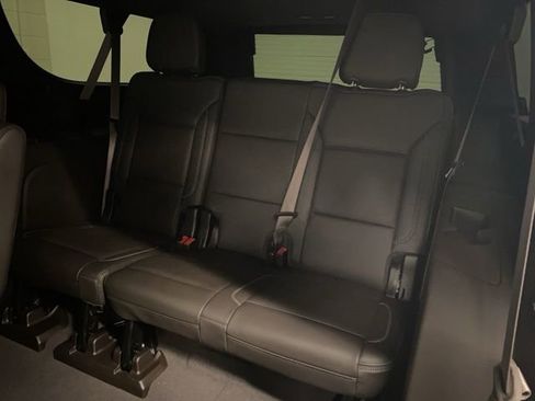 Used 2024 GMC Yukon XL Denali w/ Advanced Technology Package AWD/4WD image 27
