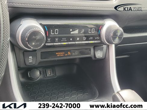 Used 2021 Toyota RAV4 XLE FWD image 28