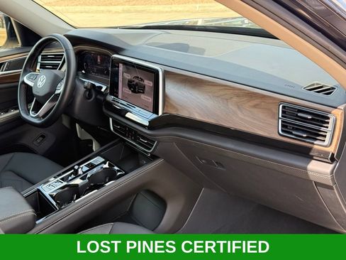 Used 2025 Volkswagen Atlas SE FWD image 24
