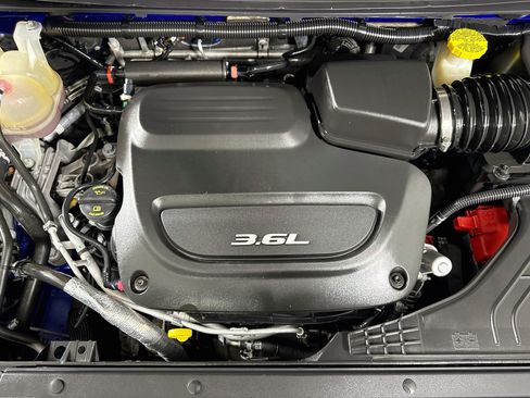 Used 2018 Chrysler Pacifica Touring-L Plus w/ Advanced Safetytec Group FWD image 39