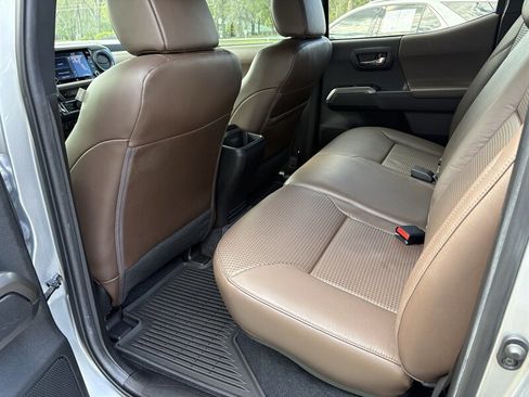 Used 2023 Toyota Tacoma Limited image 31