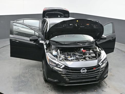 New 2025 Nissan Versa SR w/ Trunk Package image 39