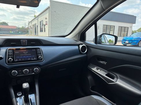 Used 2025 Nissan Versa SV FWD image 34