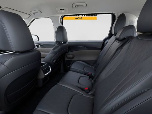 New 2026 Kia Carnival FWD image 18
