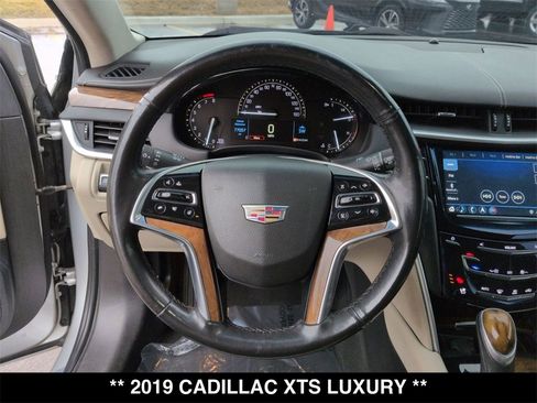 Used 2019 Cadillac XTS Luxury image 24