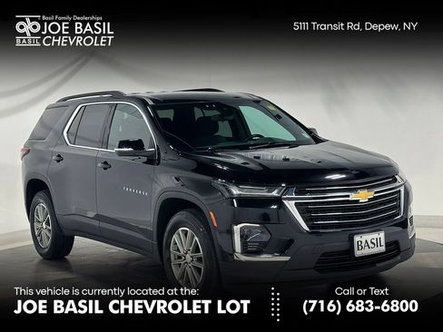 Used 2023 Chevrolet Traverse LT AWD/4WD image 1