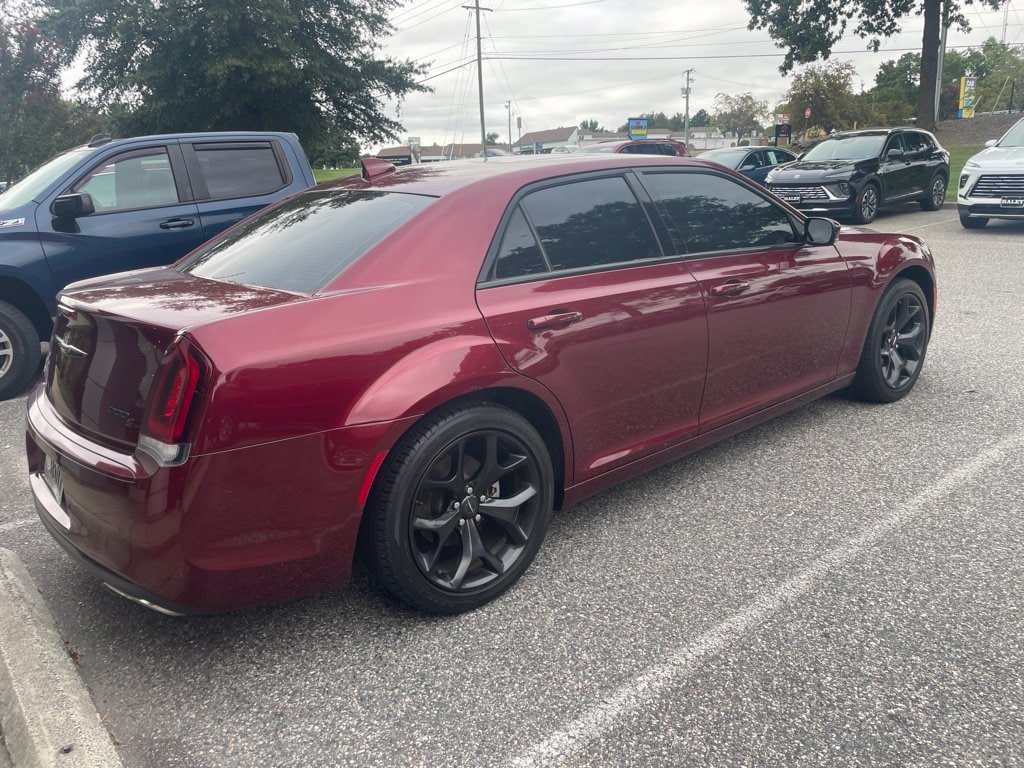 Used 2022 Chrysler 300 S RWD image 3