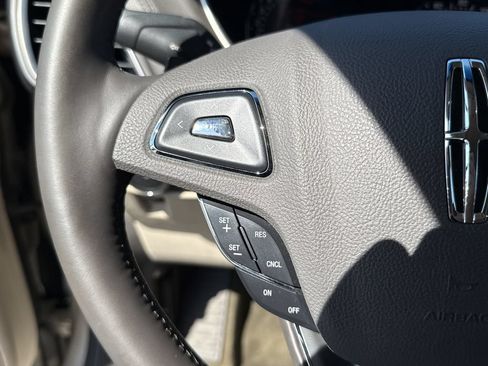 Used 2017 Lincoln MKX Reserve AWD/4WD image 24