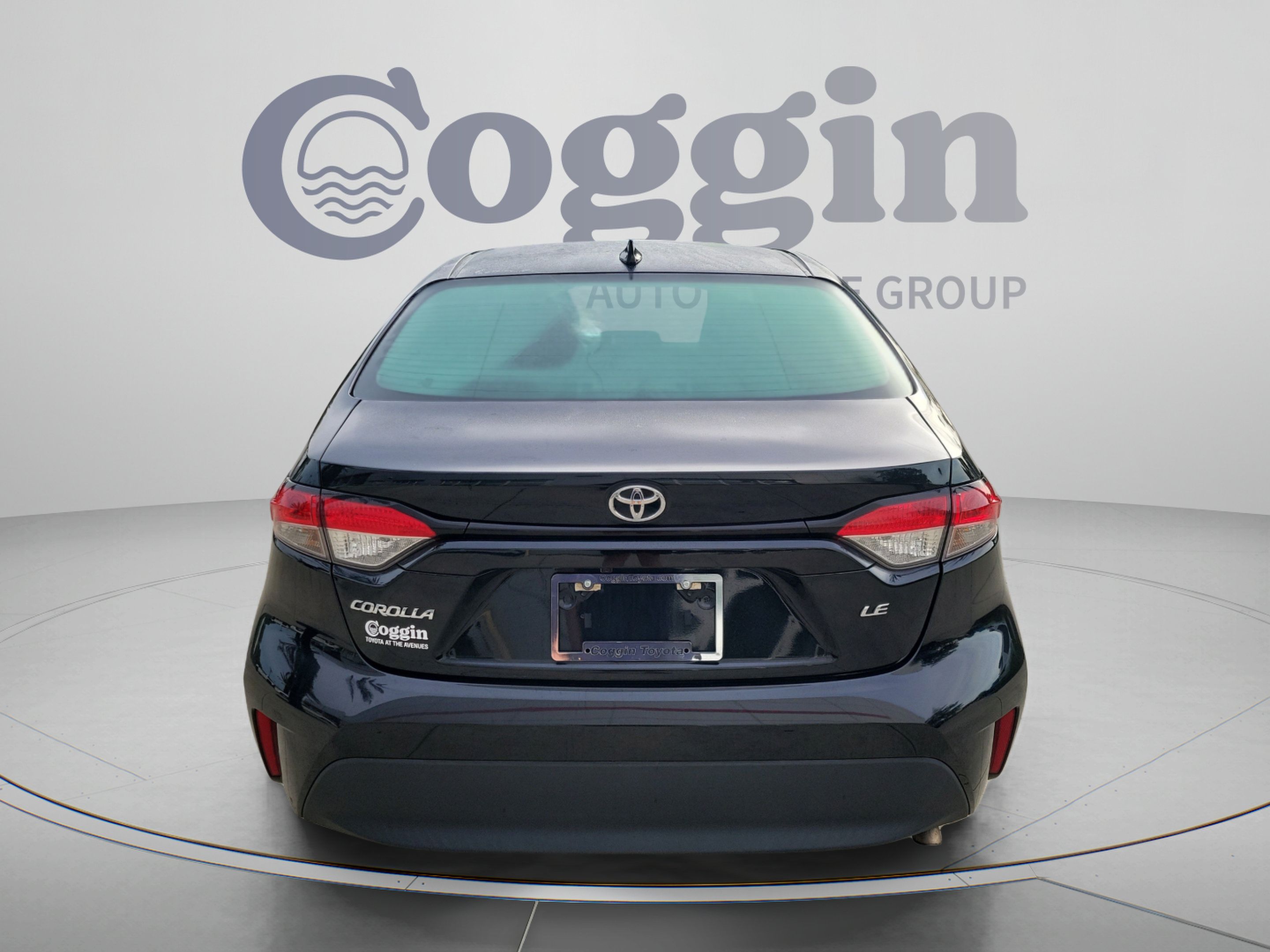Used 2024 Toyota Corolla LE FWD image 3