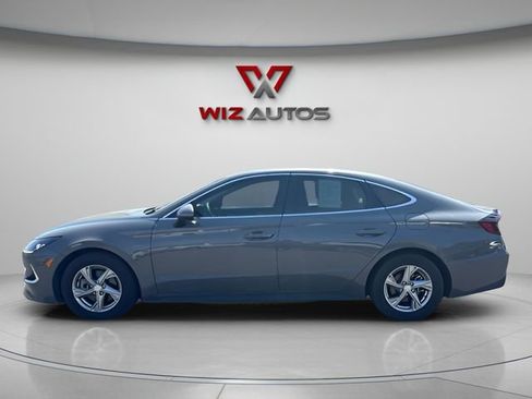 Used 2022 Hyundai Sonata SE w/ Preferred Accessory Package FWD image 2