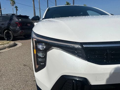 New 2026 Kia K4 GT-Line FWD image 3