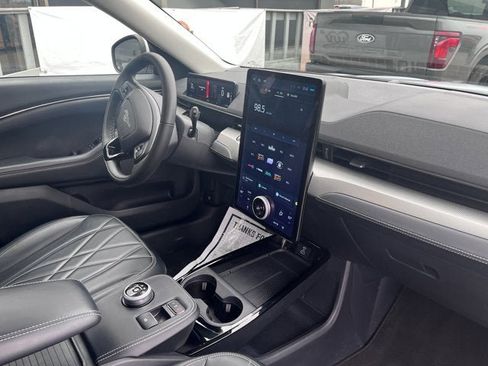 Used 2021 Ford Mustang Mach-E Select image 11
