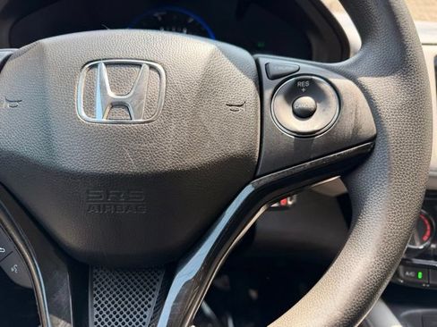 Used 2016 Honda HR-V LX image 32