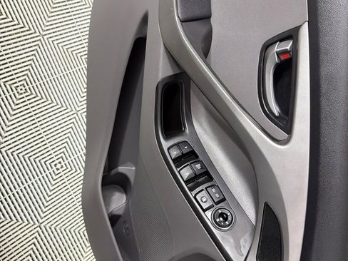 Used 2015 Hyundai Elantra SE FWD image 11