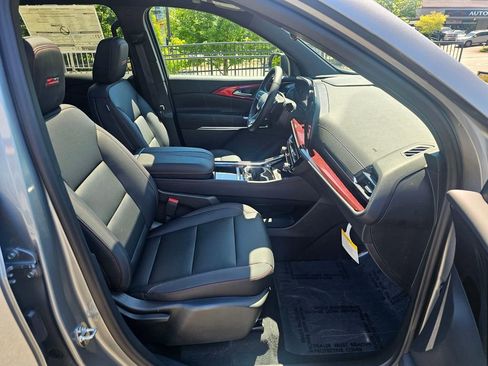 New 2026 Chevrolet Traverse Z71 w/ Driver Confidence Package AWD/4WD image 11