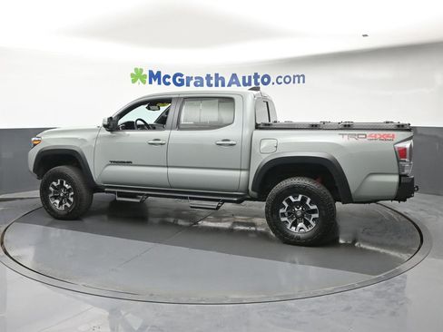 Used 2022 Toyota Tacoma TRD Off-Road AWD/4WD image 17