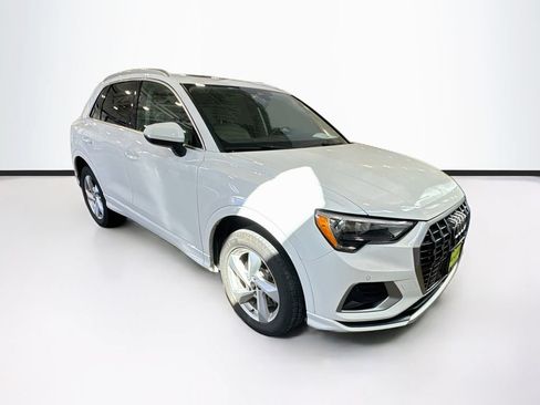 Used 2021 Audi Q3 2.0T Premium w/ Convenience Package AWD/4WD image 3