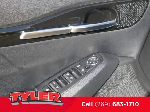 Used 2023 Kia Seltos S w/ Navigation Package FWD image 19