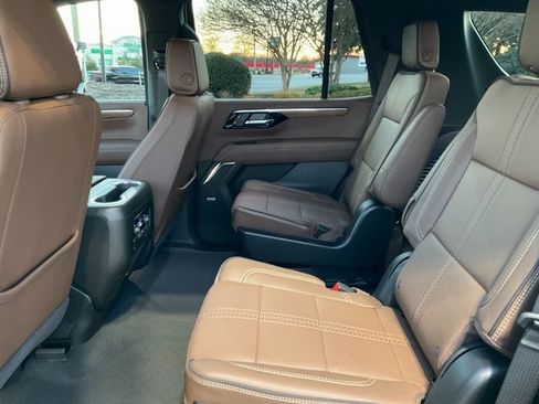 Used 2025 Chevrolet Tahoe High Country image 16