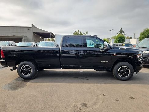 New 2026 RAM 3500 Laramie AWD/4WD image 8